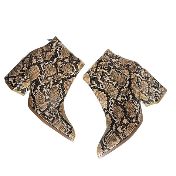 Steve Madden Julianne Snake Embossed Ankle Booties Boots Point Round Toe Size 6 - Picture 2 of 10